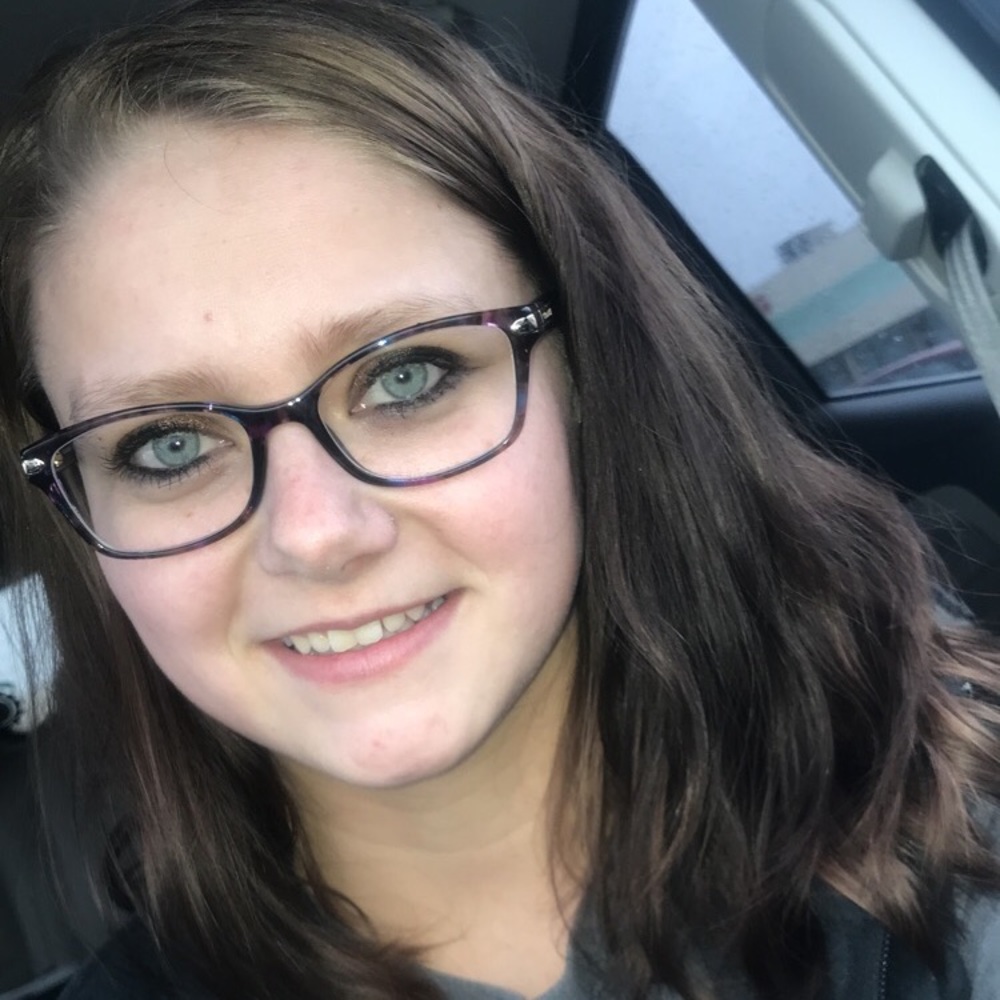 Meet your Posher, Alyssa